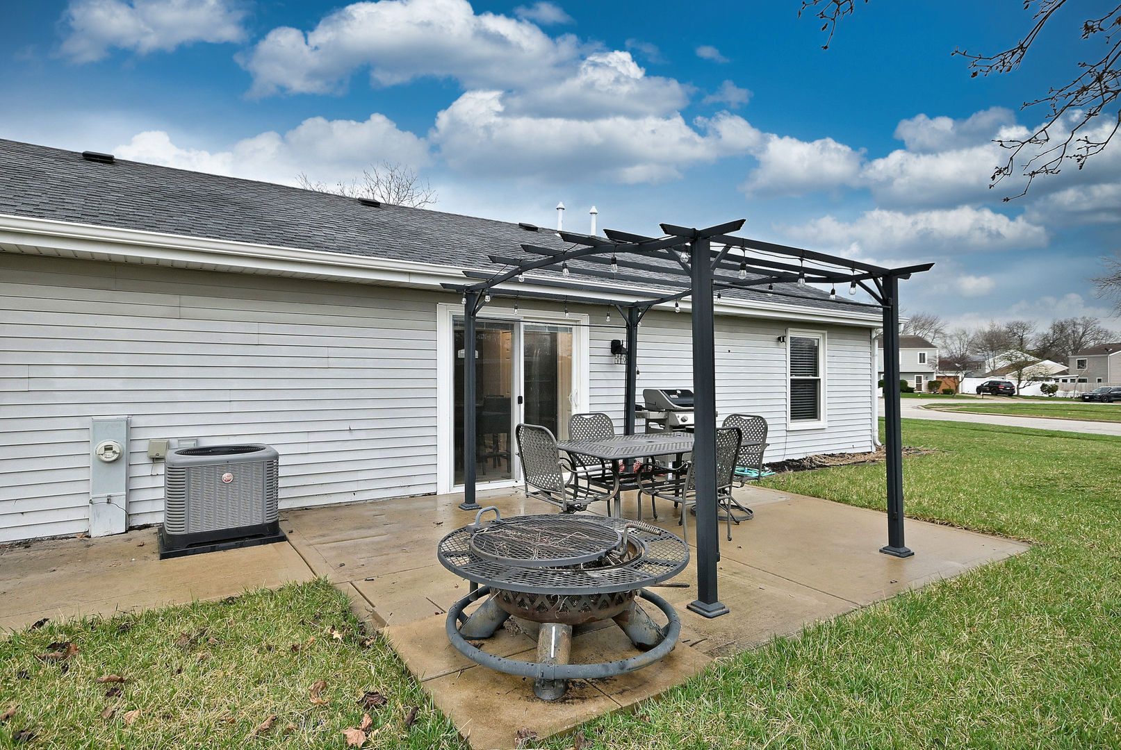 910 Greenfield Drive Aurora IL 60506