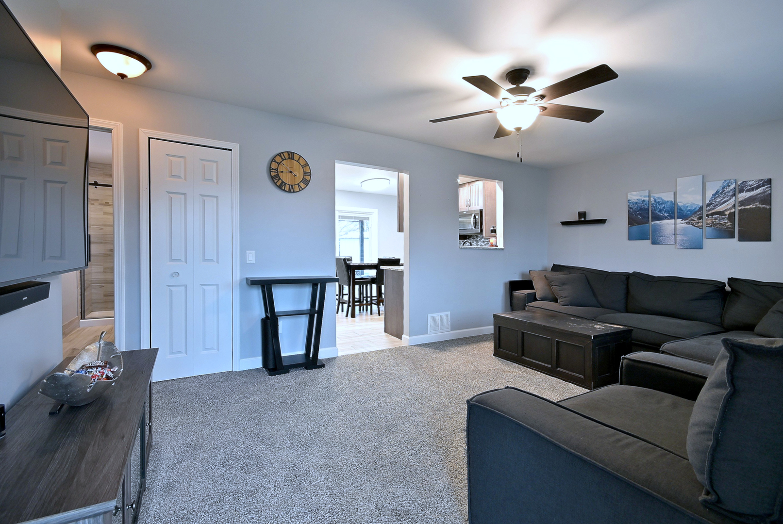 910 Greenfield Drive Aurora IL 60506