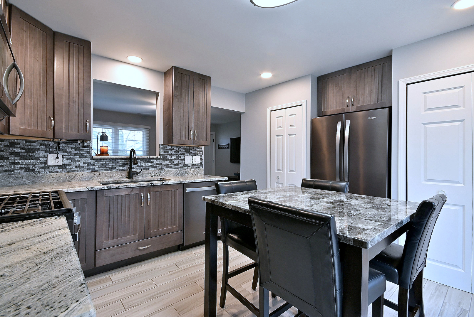 910 Greenfield Drive Aurora IL 60506