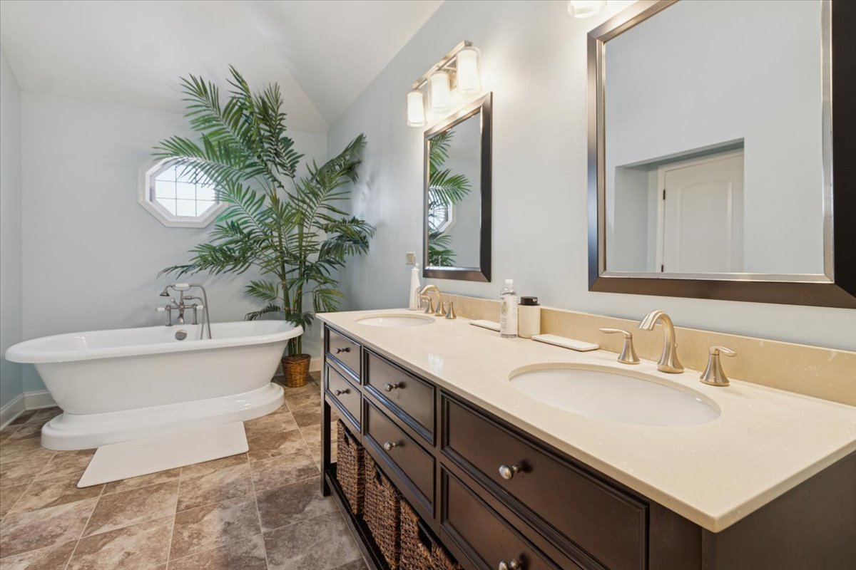 836 Bonnie Brae Lane Bolingbrook IL 60440