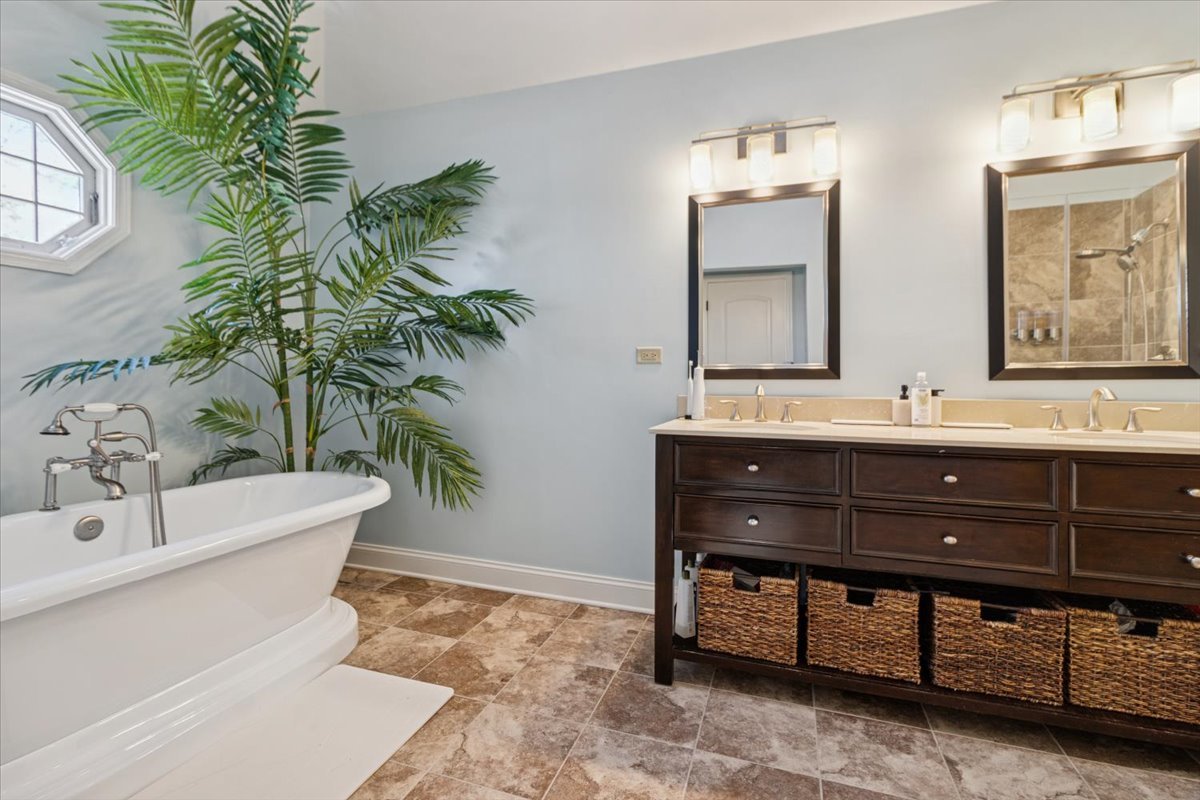 836 Bonnie Brae Lane Bolingbrook IL 60440