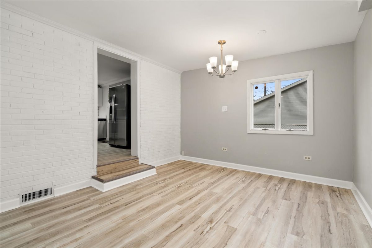 3923 Madison Avenue Brookfield IL 60513