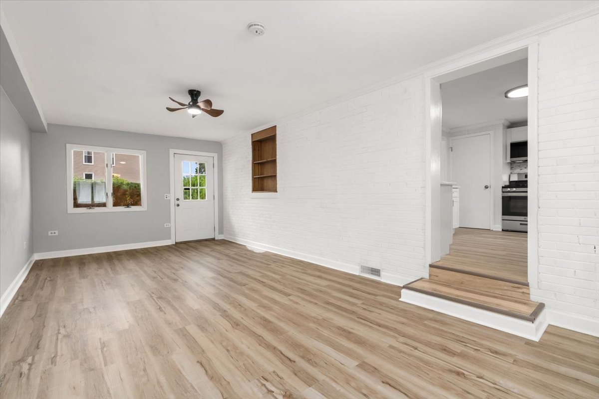 3923 Madison Avenue Brookfield IL 60513