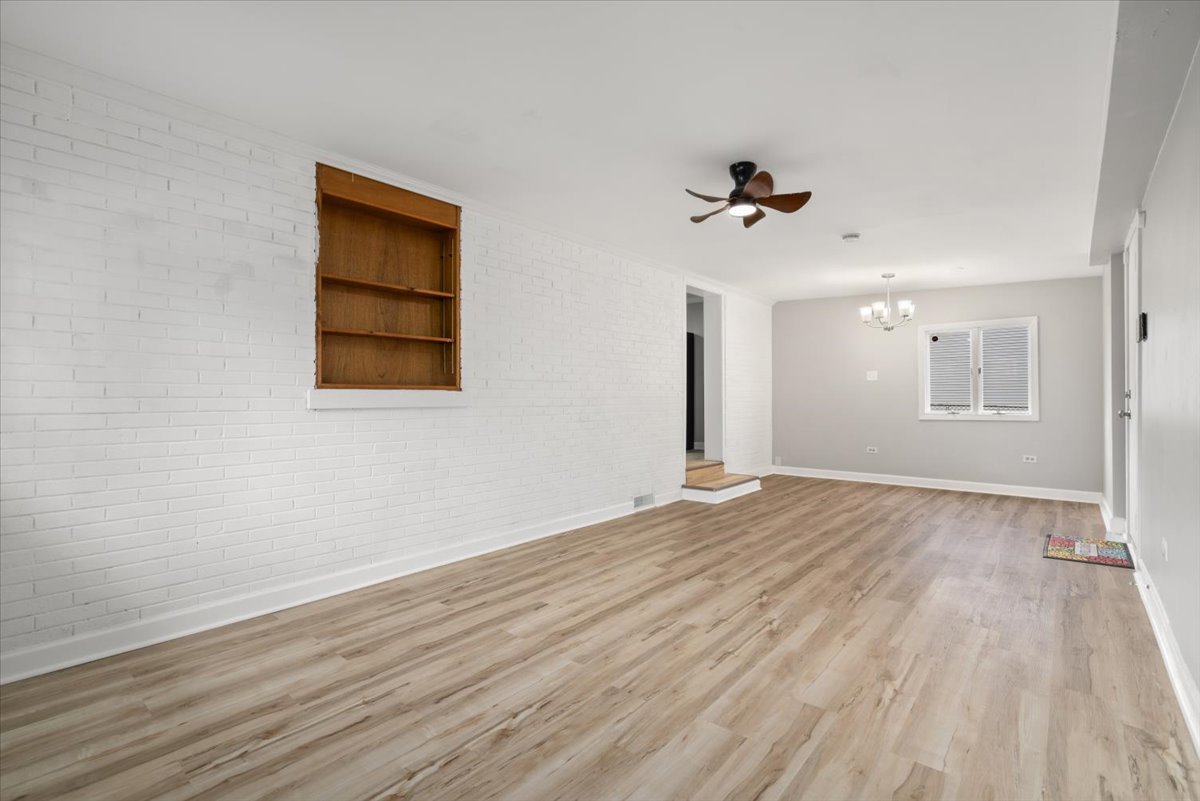 3923 Madison Avenue Brookfield IL 60513