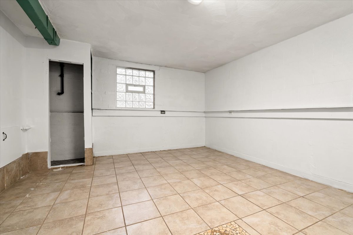 3923 Madison Avenue Brookfield IL 60513