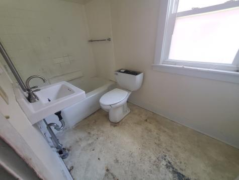 931 18TH Avenue East Moline IL 61244