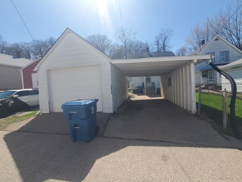 931 18TH Avenue East Moline IL 61244