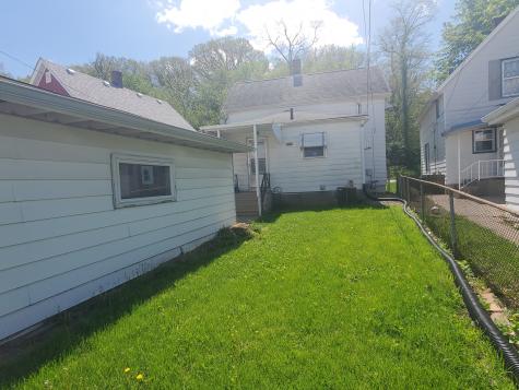 931 18TH Avenue East Moline IL 61244