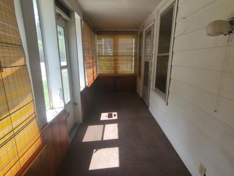 931 18TH Avenue East Moline IL 61244