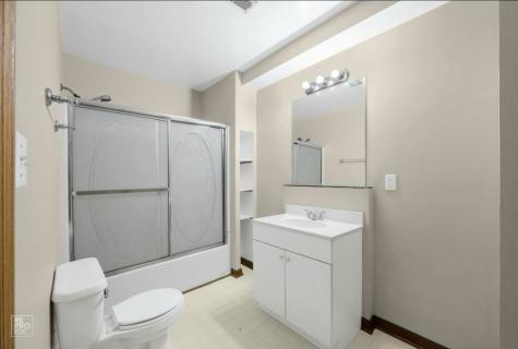 105 E Red Oak Avenue Bensenville IL 60106