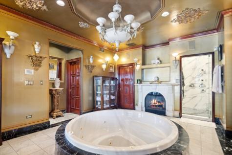 79 East Cedar Street Chicago IL 60611