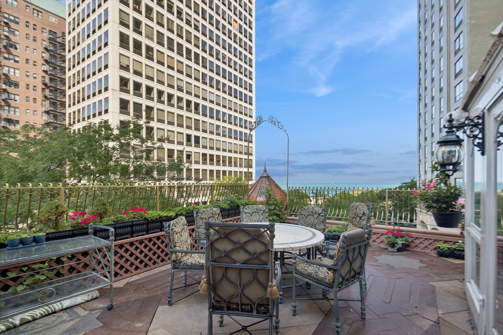 79 East Cedar Street Chicago IL 60611
