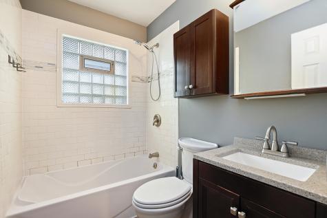 231 West 35th Street Steger IL 60475