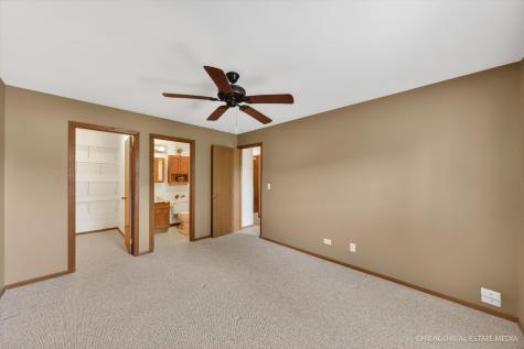829 Chasefield Lane Crystal Lake IL 60014