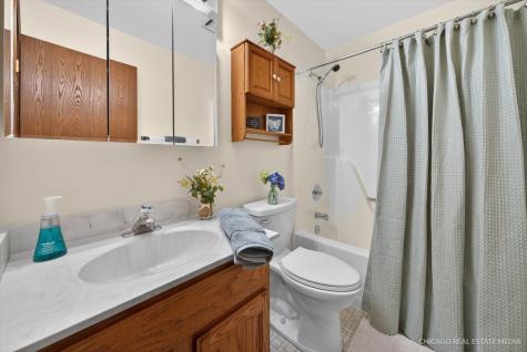 829 Chasefield Lane Crystal Lake IL 60014