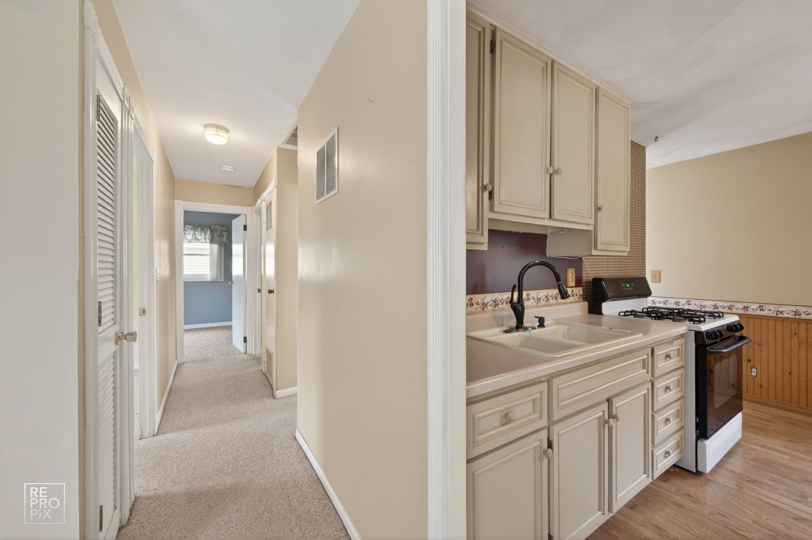 1320 North Elmwood Drive Aurora IL 60506