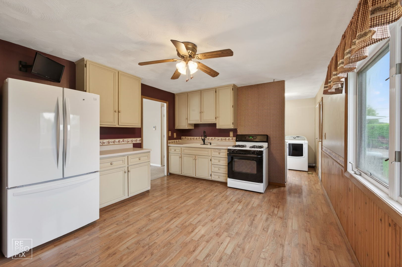 1320 North Elmwood Drive Aurora IL 60506
