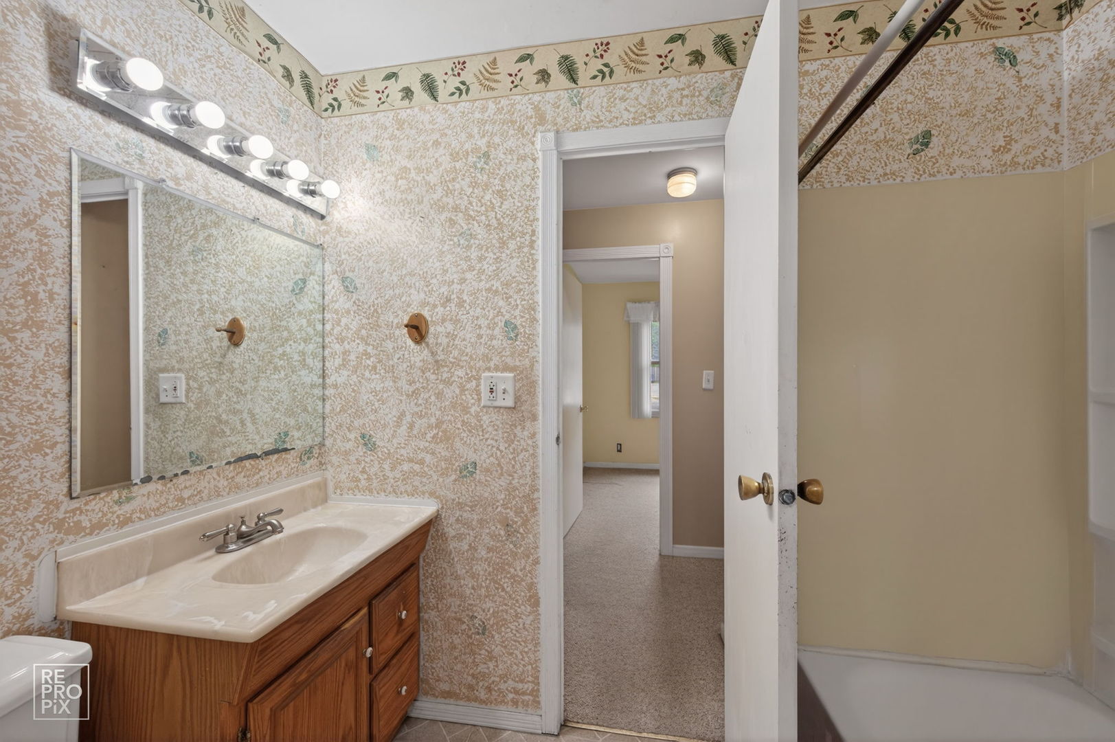 1320 North Elmwood Drive Aurora IL 60506