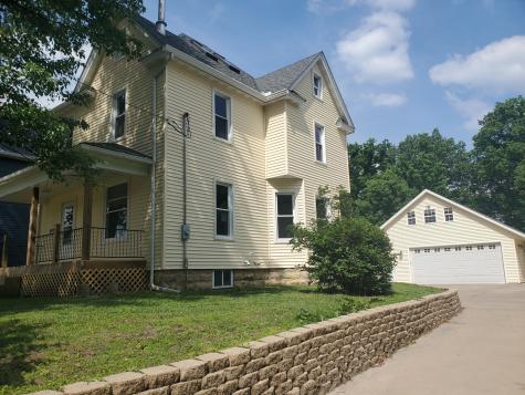 712 3RD St A Moline IL 61265