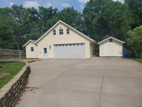 712 3RD St A Moline IL 61265