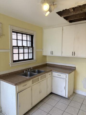 9058 South Jeffery Boulevard Chicago IL 60617