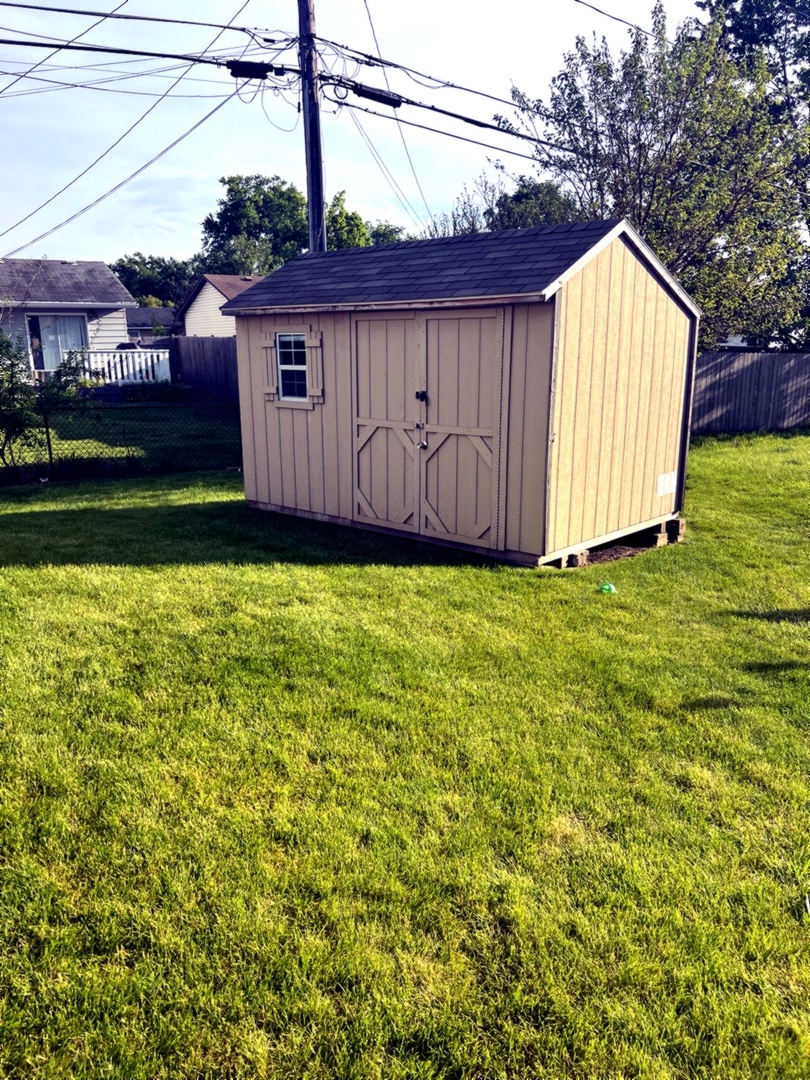 1738 Newport Street Glendale Heights IL 60139