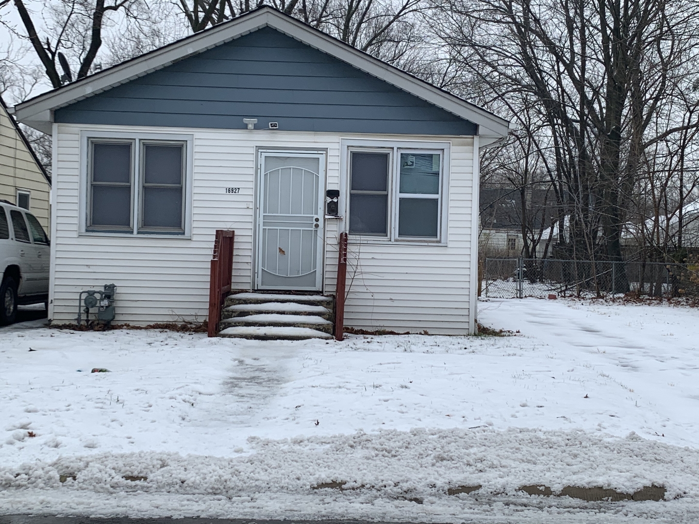 16927 Crane Avenue Hazel Crest IL 60429