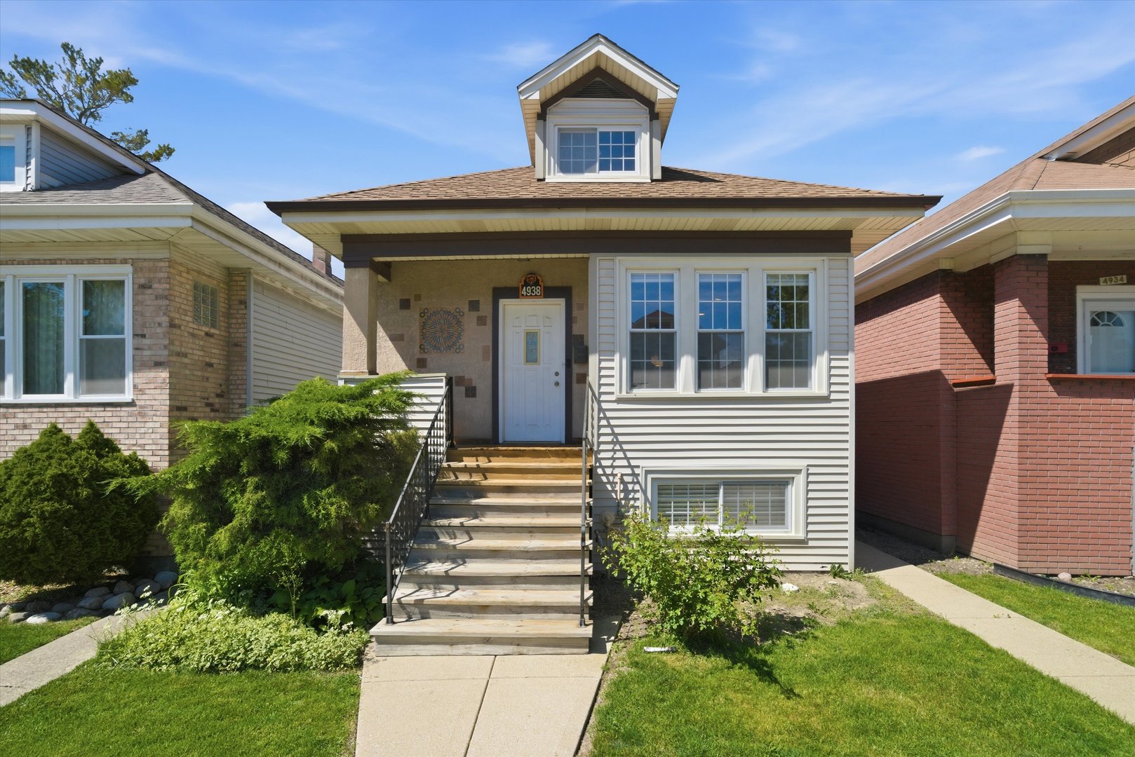 4938 West Melrose Street Chicago IL 60641