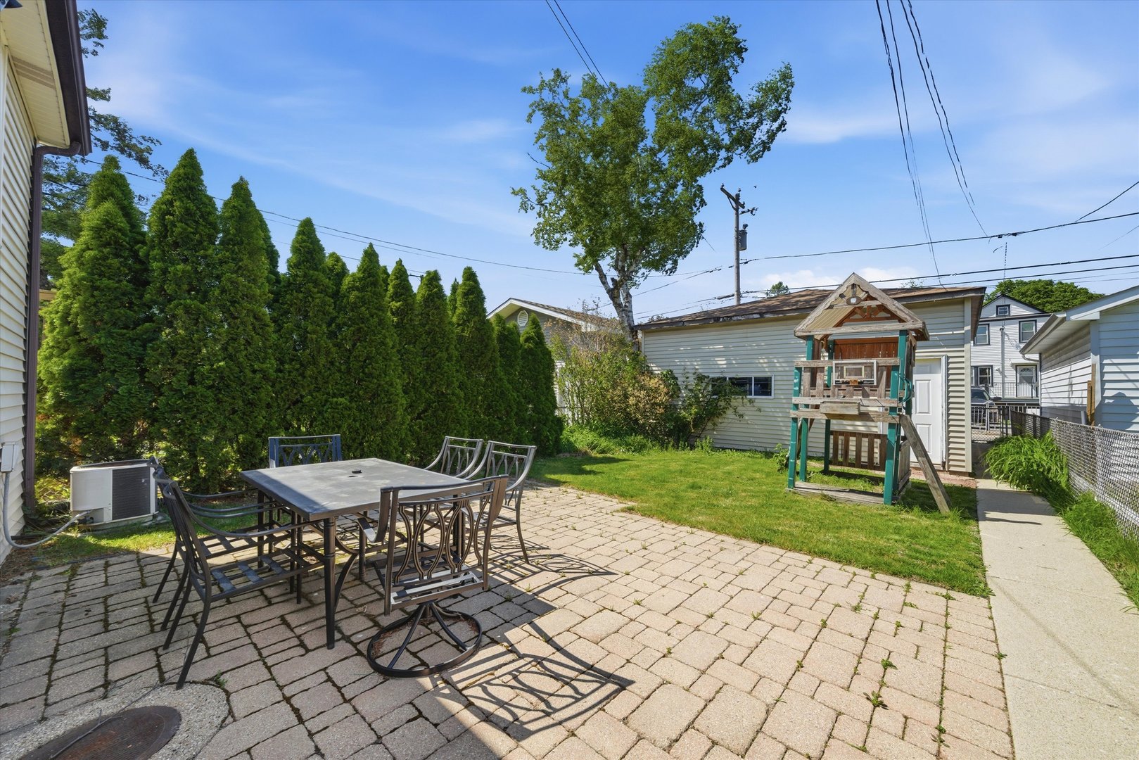 4938 West Melrose Street Chicago IL 60641