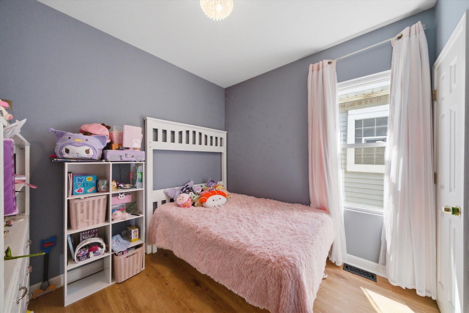 4938 West Melrose Street Chicago IL 60641