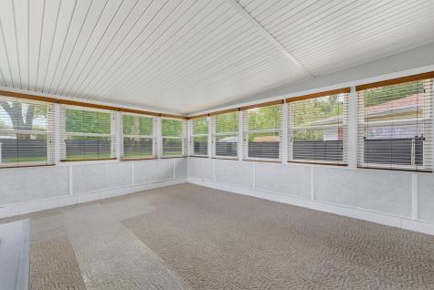 408 27TH Avenue East Moline IL 61244