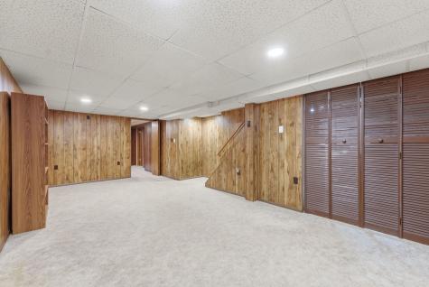408 27TH Avenue East Moline IL 61244