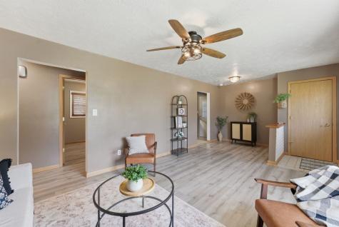 408 27TH Avenue East Moline IL 61244