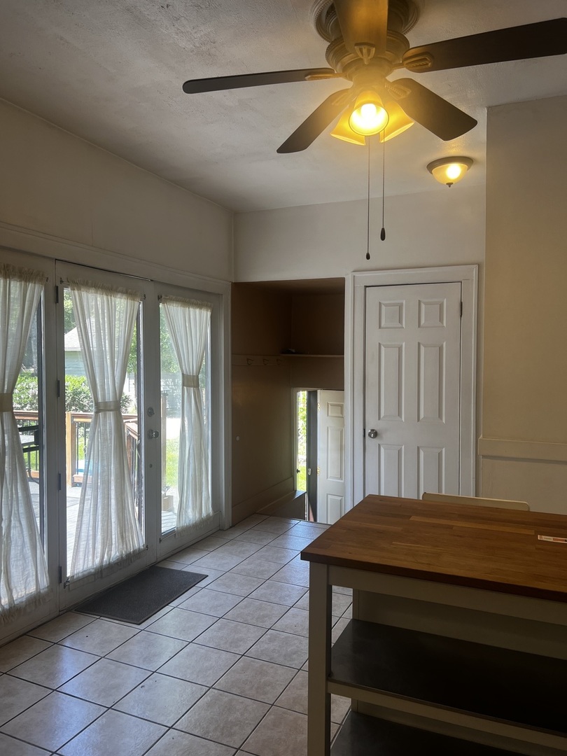 814 Iowa Avenue Aurora IL 60506