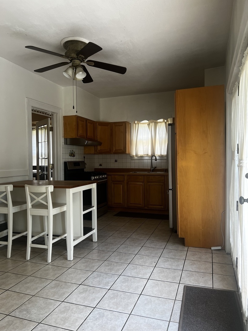 814 Iowa Avenue Aurora IL 60506