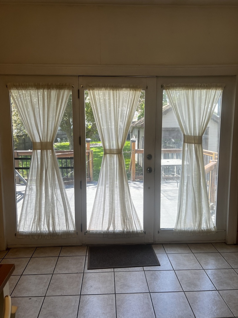 814 Iowa Avenue Aurora IL 60506