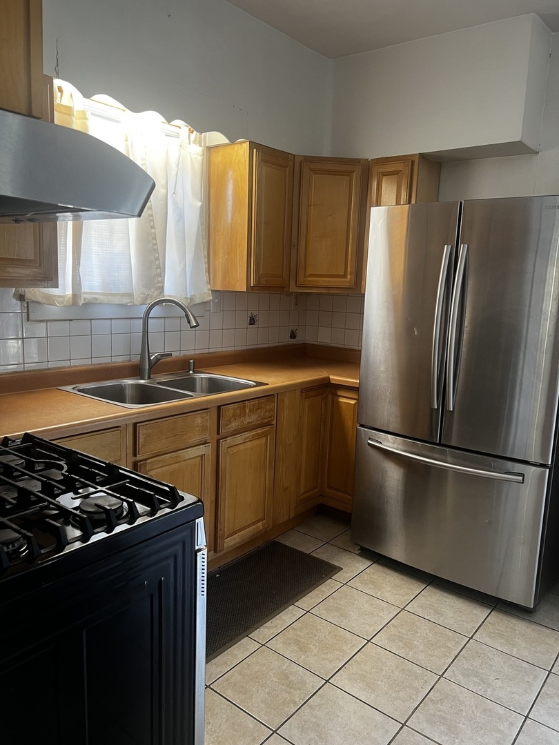 814 Iowa Avenue Aurora IL 60506