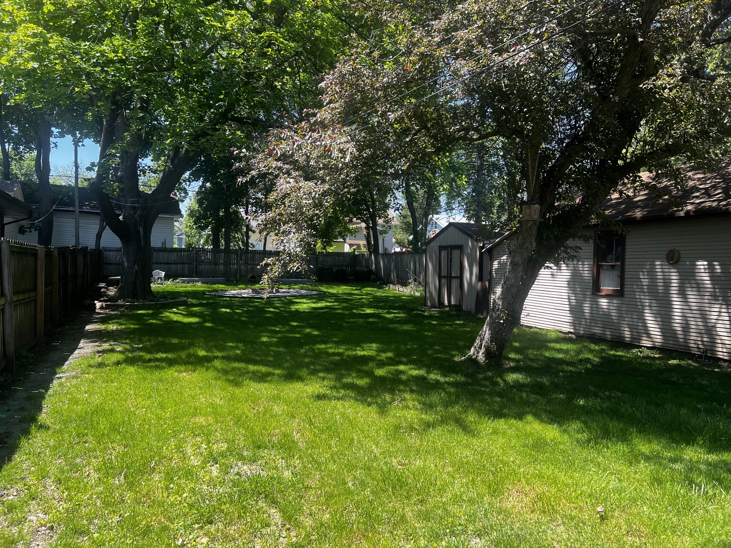 814 Iowa Avenue Aurora IL 60506