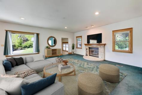 336 Cory Avenue Waukegan IL 60085
