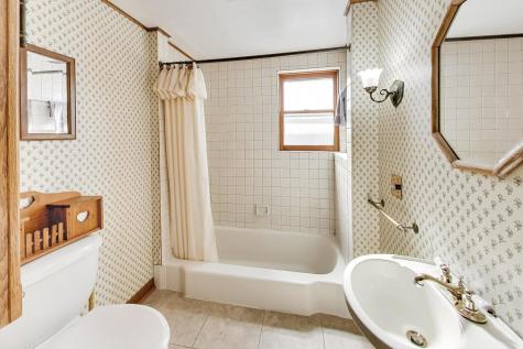 336 Cory Avenue Waukegan IL 60085