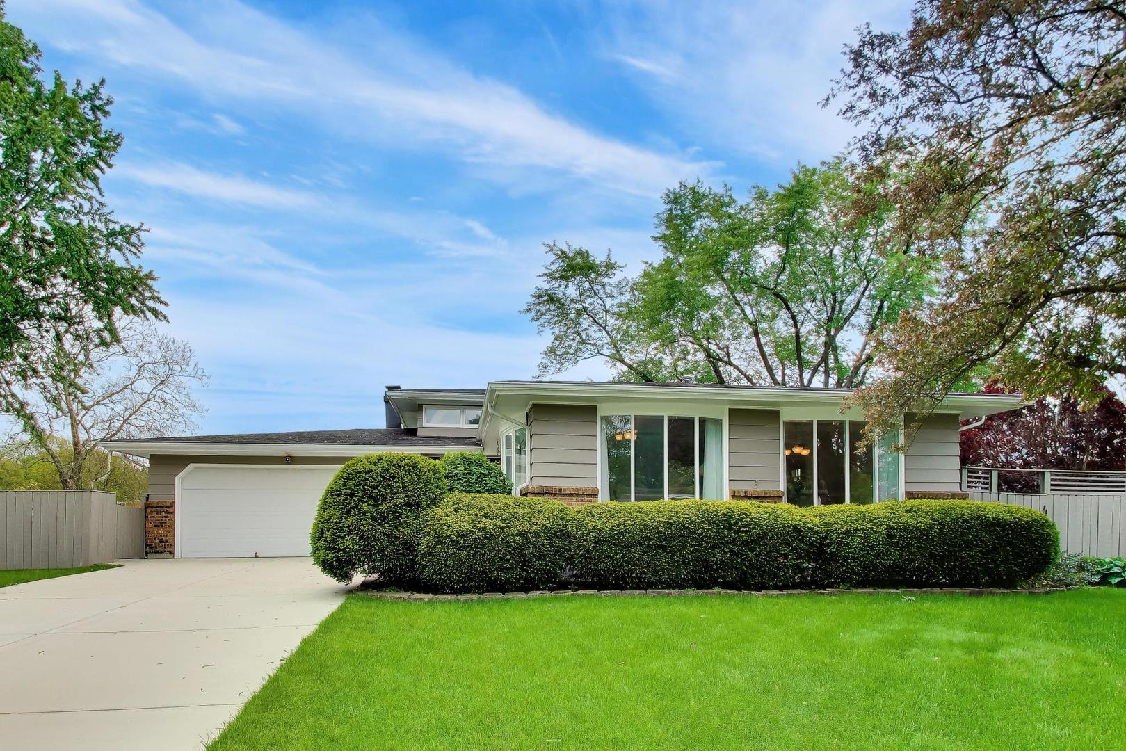 1976 Robert Street Aurora IL 60506