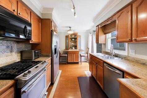 1976 Robert Street Aurora IL 60506