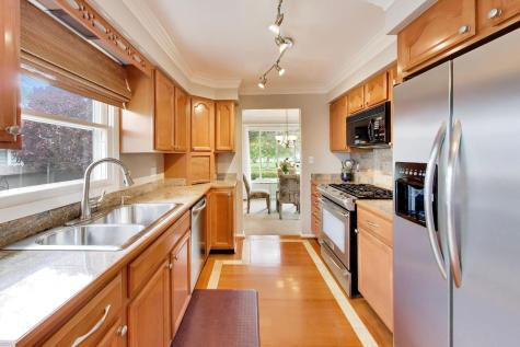 1976 Robert Street Aurora IL 60506
