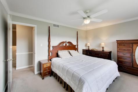 1976 Robert Street Aurora IL 60506
