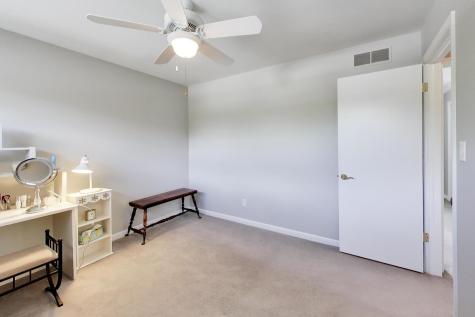 1976 Robert Street Aurora IL 60506