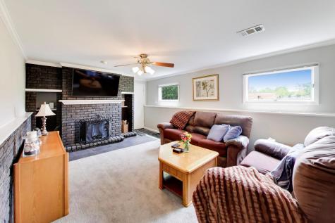 1976 Robert Street Aurora IL 60506