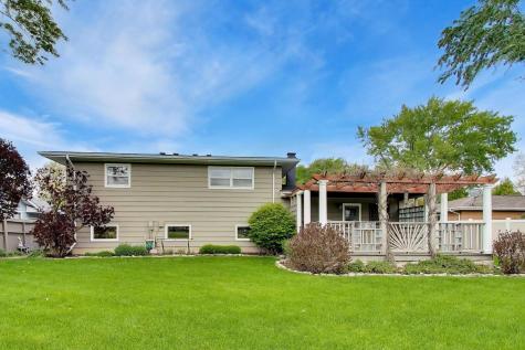 1976 Robert Street Aurora IL 60506