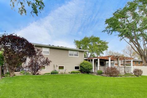 1976 Robert Street Aurora IL 60506