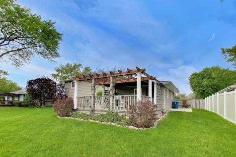 1976 Robert Street Aurora IL 60506
