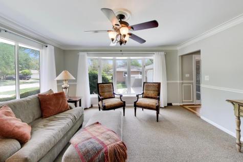 1976 Robert Street Aurora IL 60506